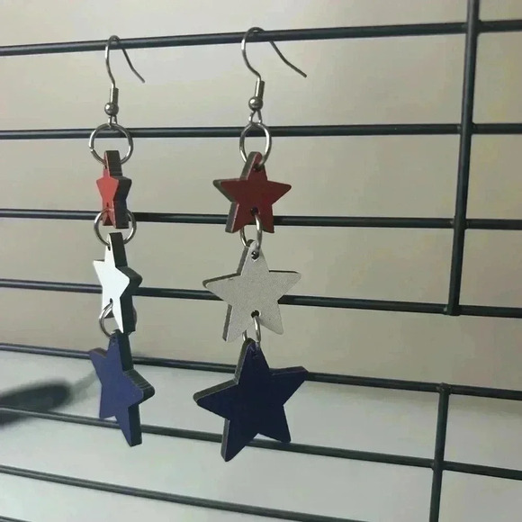 Stars Red White Blue Dangly Earrings Perfect For Summer New - Picture 2 of 5